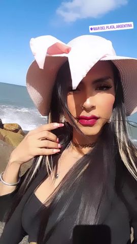 Isabella Hot