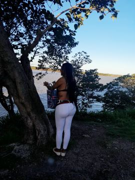 Isabella Hot