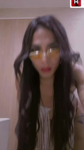 Isabella Hot