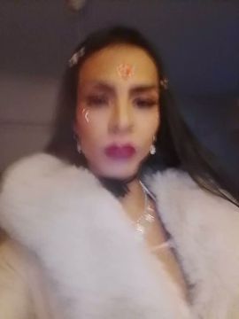 Isabella Hot