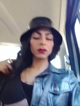 Isabella Hot