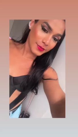 Genesis Caceres 