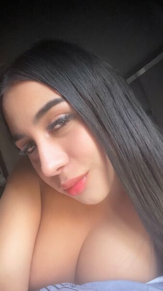  Isabella Pandora