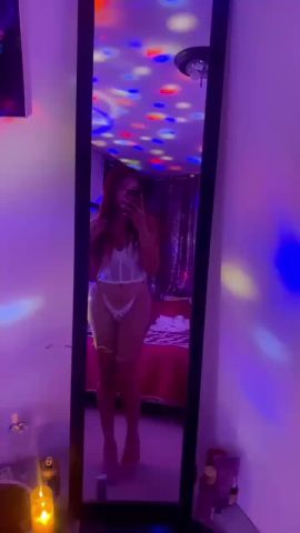 Amelia Velvet