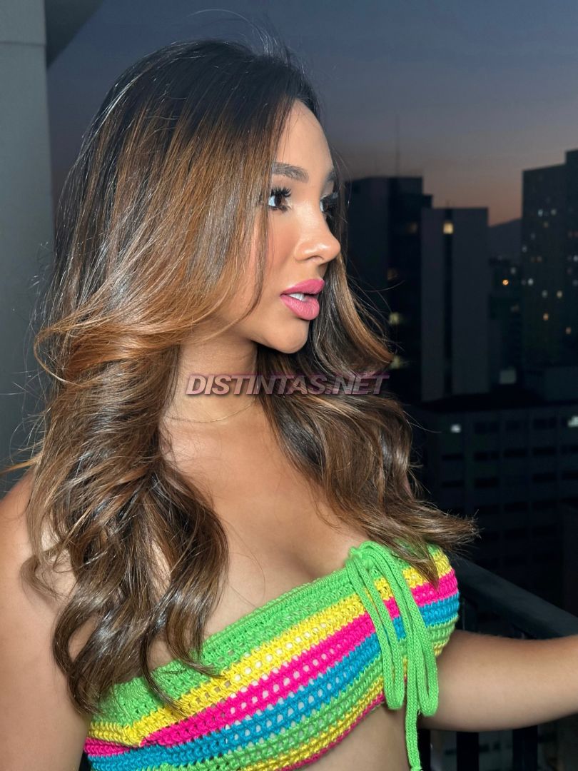 Caroline Dias