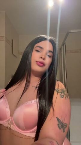 Mia Fernandez 