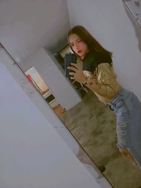 Bella delicada inteligentw
