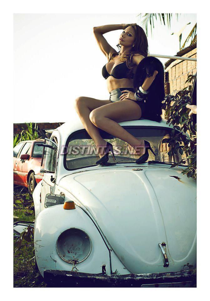 IZA CHLOE TS