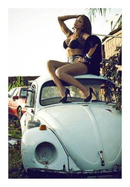 IZA CHLOE TS