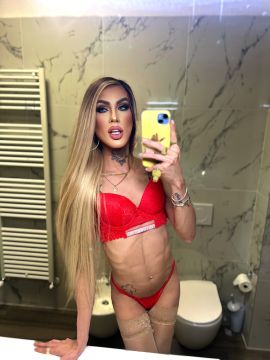 Dafinny Doll