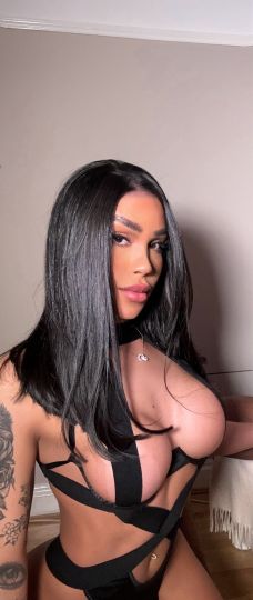 Yasmin Andrade XXL