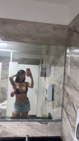 Bella de la rosa