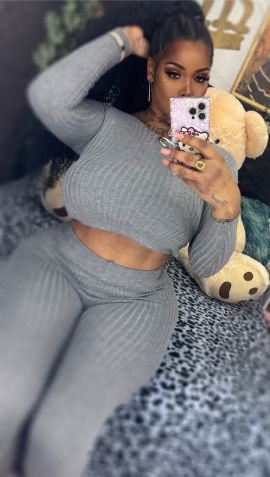 Isabella Ts