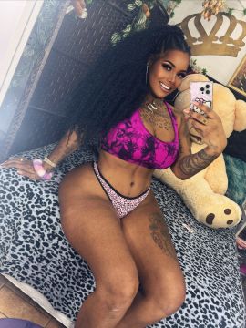 Isabella Ts