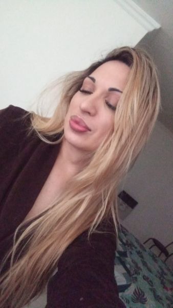 Mis fotos hablan por si solas. No vendo mentiras. Lo que ves es real. ¡NO SOY UNA OPCIÓN, SOY UN PRIVILEGIO!  mi nombre es SOLANGE  si buscas una chica femenina, delicada, aseada, educada sin duda alguna soy tu mejor opción. déjate sorprender por mi belleza y feminidad 
Dispuesta a hacerte pasar una experiencia inolvidable!