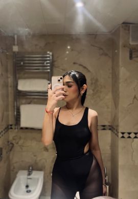 Cloe M