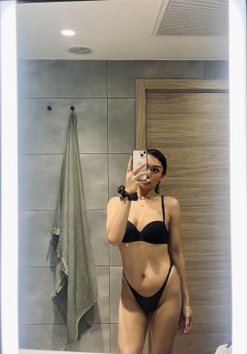 Cloe M