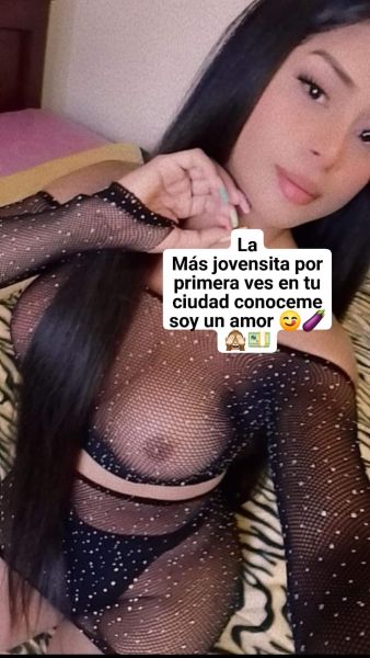 Chiquita jovencita sexy flaquita rica dispuesta a todo de cabellera color negro bien femenina.