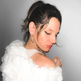 Victoria M