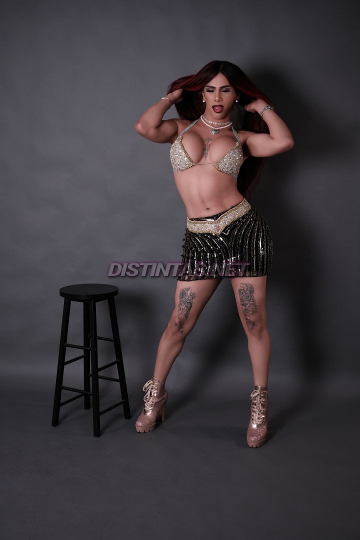 Samantha Hot