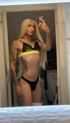 Serena Roy 
