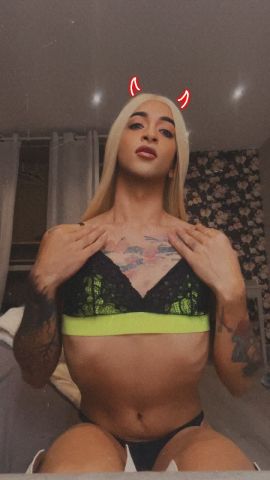 Serena Roy 