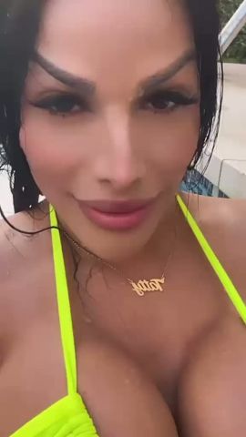 Alexandra Hernandez