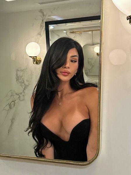 Linda 🤍

+316 842 76849

Sofisticada, femenina y sensual.

Disfruto de la compañía de un hombre seguro, educado y con buen gusto.

Un encuentro especial empieza con una buena conexión.

Escríbeme y déjate sorprender.