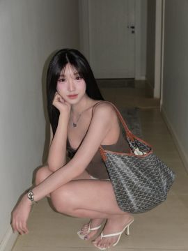 YeNi ladyboy 