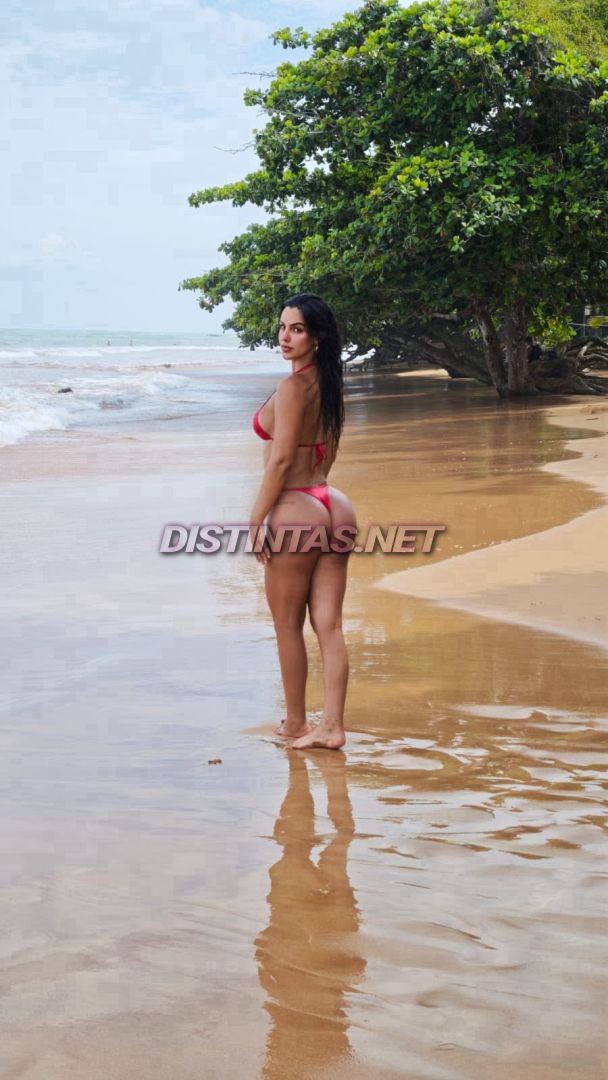 Lara Lasmar**