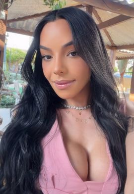 Isis Machado