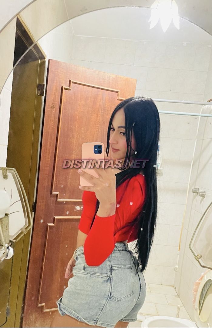 Lili Victoria 