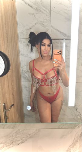 Jennyfer Knust