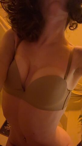 Angela Triz