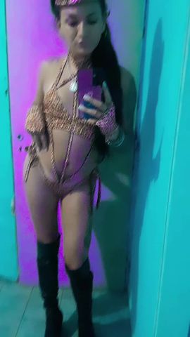Ariana L