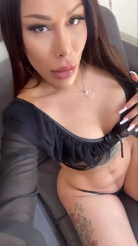 Nicolly Sexy bomb