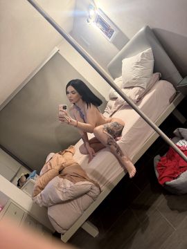 Rebecca Hot