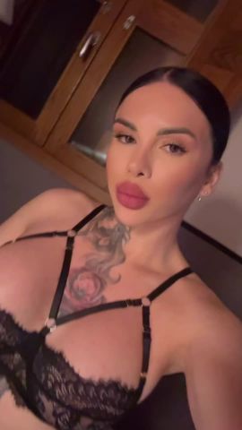 Rebecca Hot