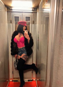 Rebecca Hot