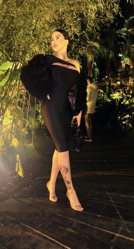 Rebecca Hot