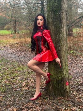 Luna Dominatrice 