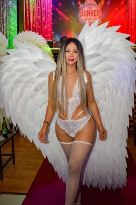 Almendra Hot