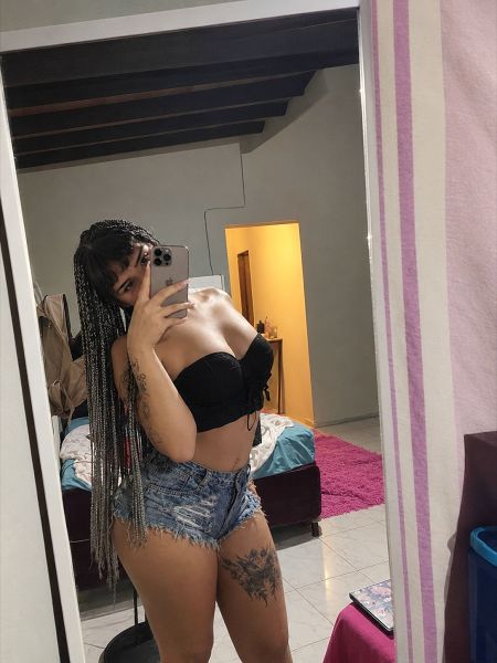 19 añitos petisa de ojos claros 🥵con local zona San Antonio entre ñemby .ventas de contenidos y canal vip de Telegram 🙈