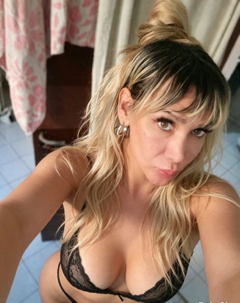  ACEPTO MERCADO PAGO

Hola chicos, aca les dejo mis fotitos actuales
Volví para entregar mucho mas sexo en mi nuevo depto, bien equipado y muy discreto, podras disfrutar mi bello cuerpo y mi piel suave al maximo, soy toda una gatita bien hot y muy calentona para q me disfrutes 100%
Hambiente climatizado y aire acondicionado
Si te gusta lo q ves llamame! besitos