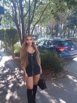 Lizzy laynez 