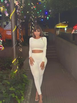 Lizzy laynez 