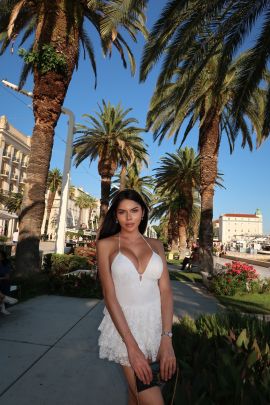 ASIAN GIRLFRIEND