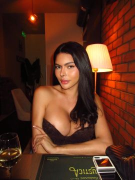 ASIAN GIRLFRIEND