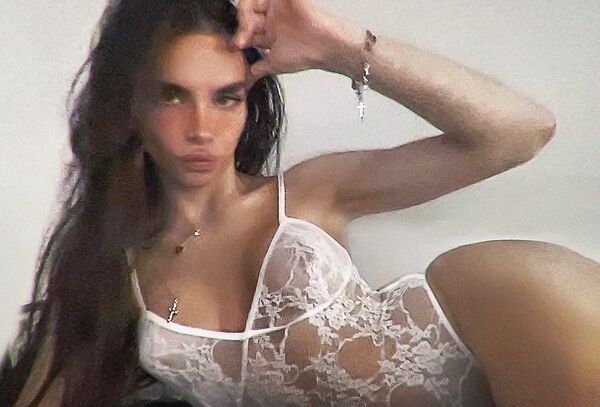 Mia Doll