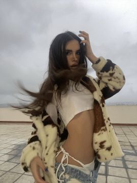 Mia Doll